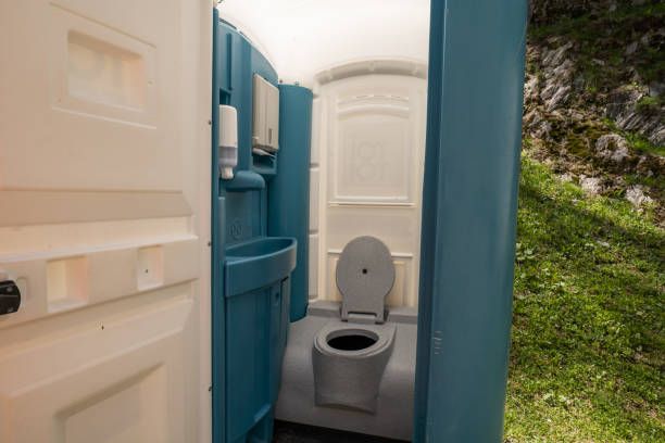 Best Portable restroom trailer rental  in Parks, AZ